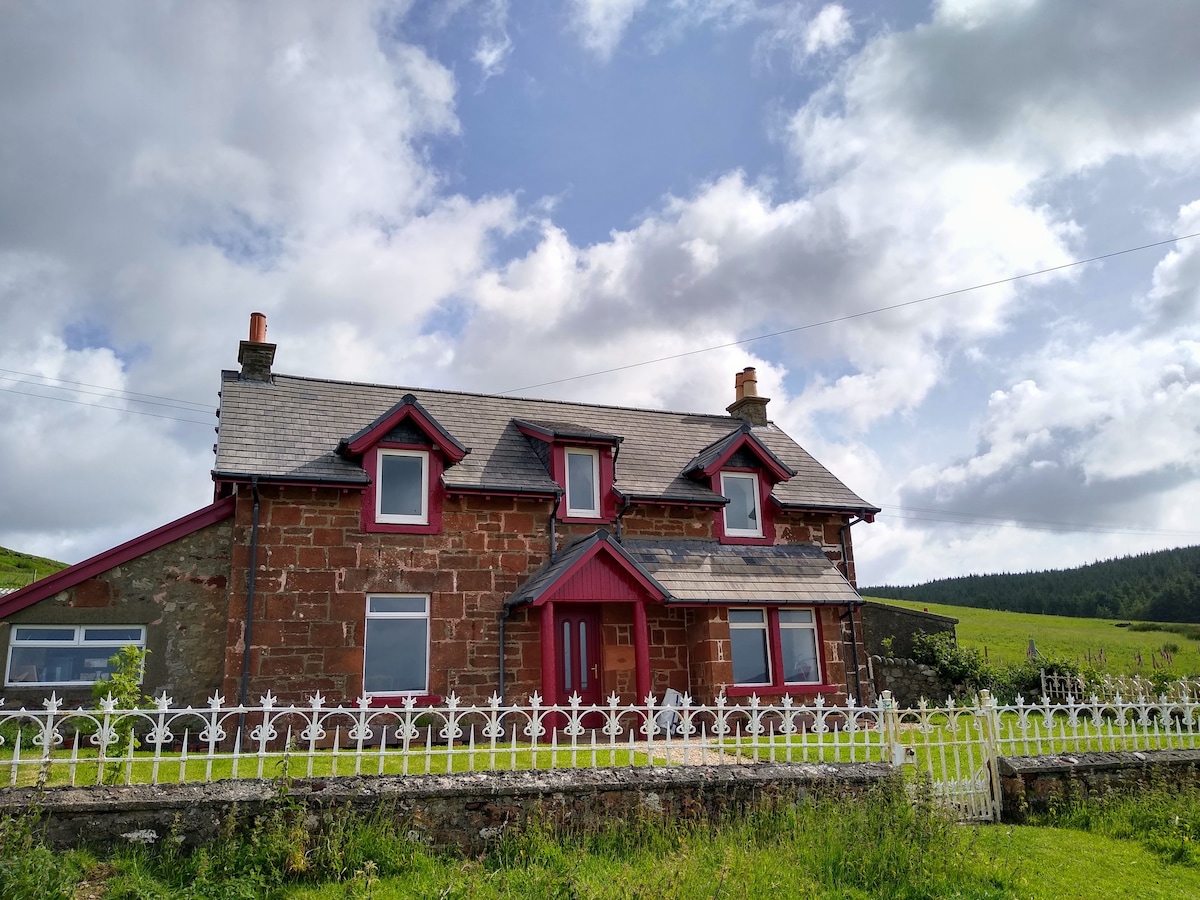 Hilltop holiday cottage, Machrie, Isle of Arran