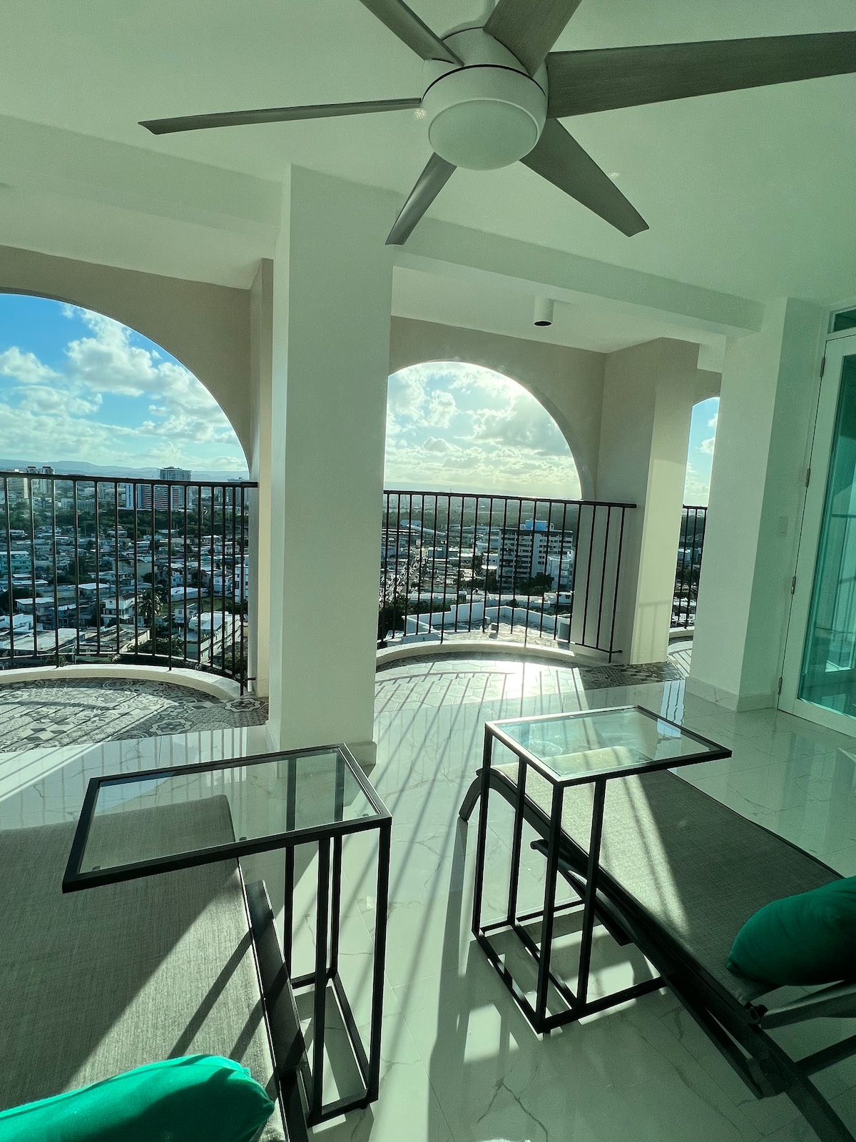 Casa Monteflores 4卧/4卫海景/城市景观顶层公寓