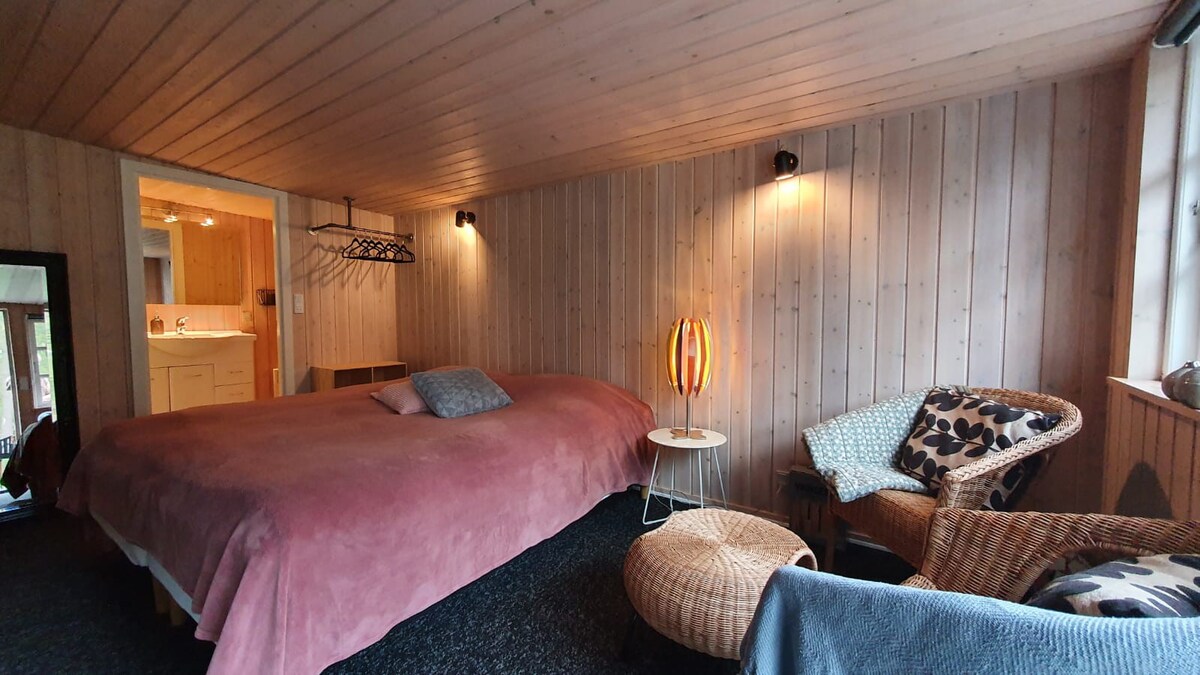 舒适的客房，距离海滩和森林200米。