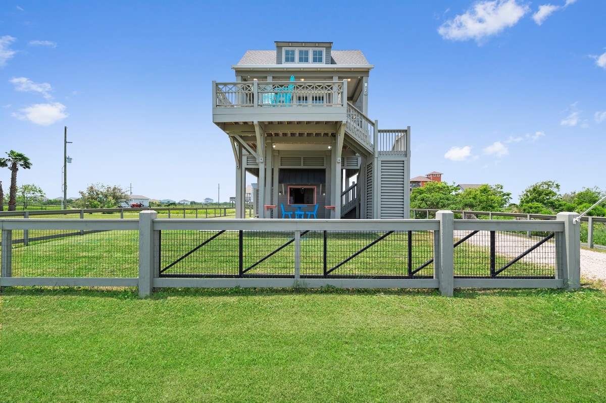 Spring Special! Gulf Views! Pets with Fenced yard
