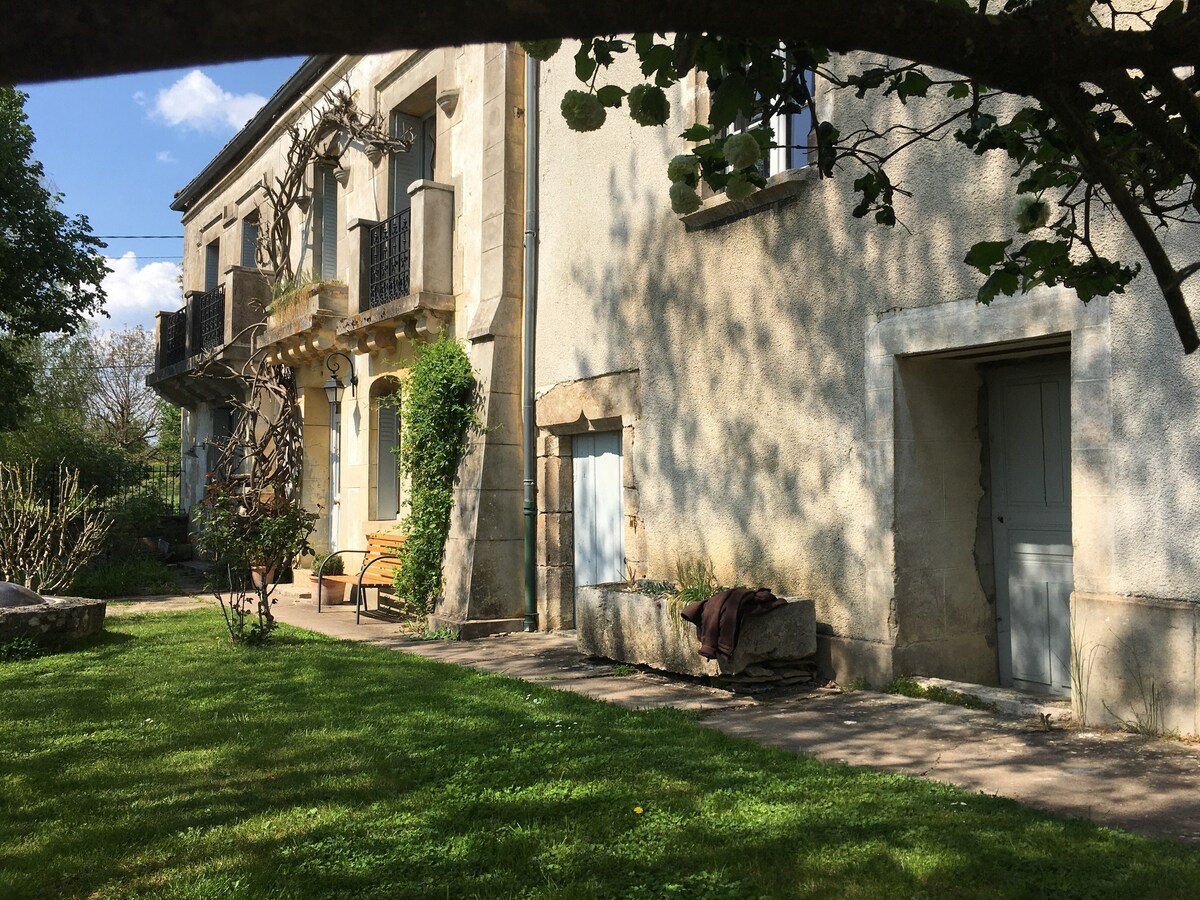 Aux Prés, gîte au coeur d'un parc de 4 hectares