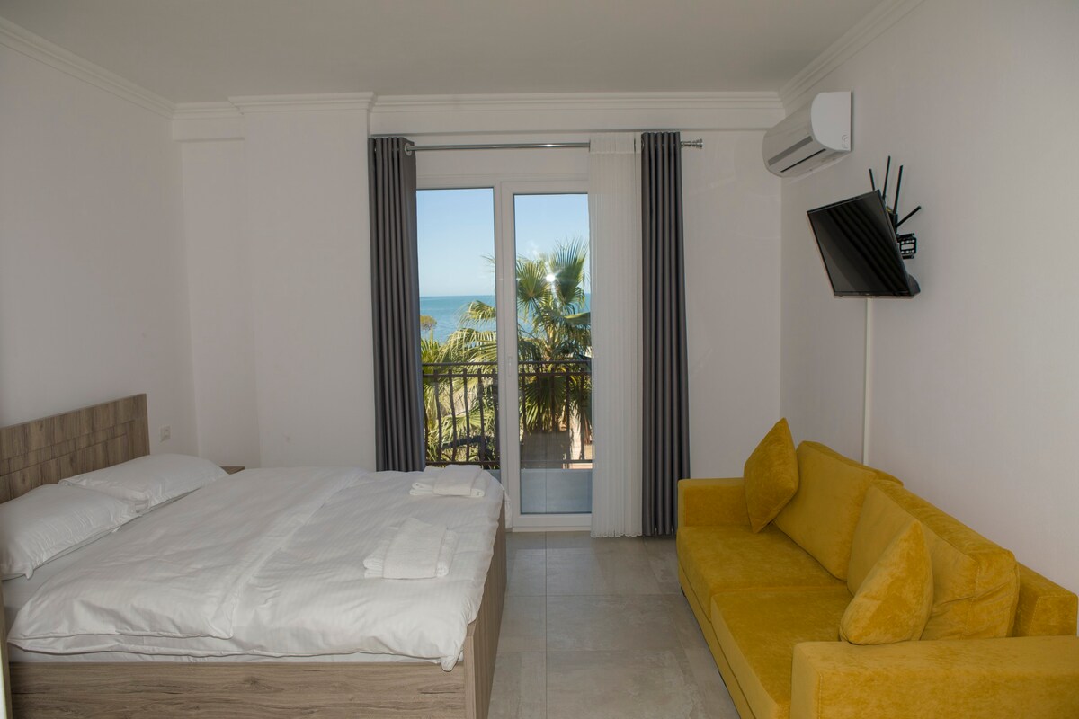 Lovely 1-Bedroom vacation room with sea view