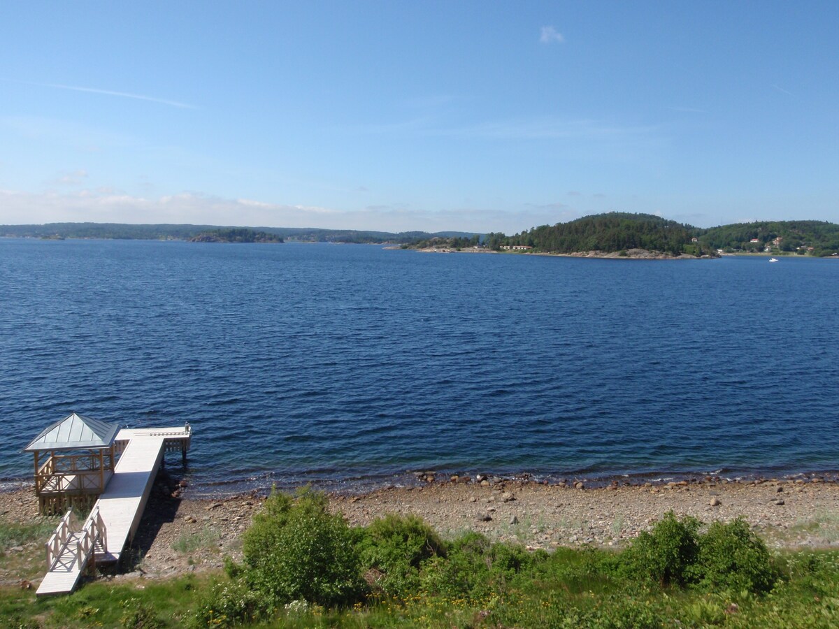 Hus med egen strand och brygga