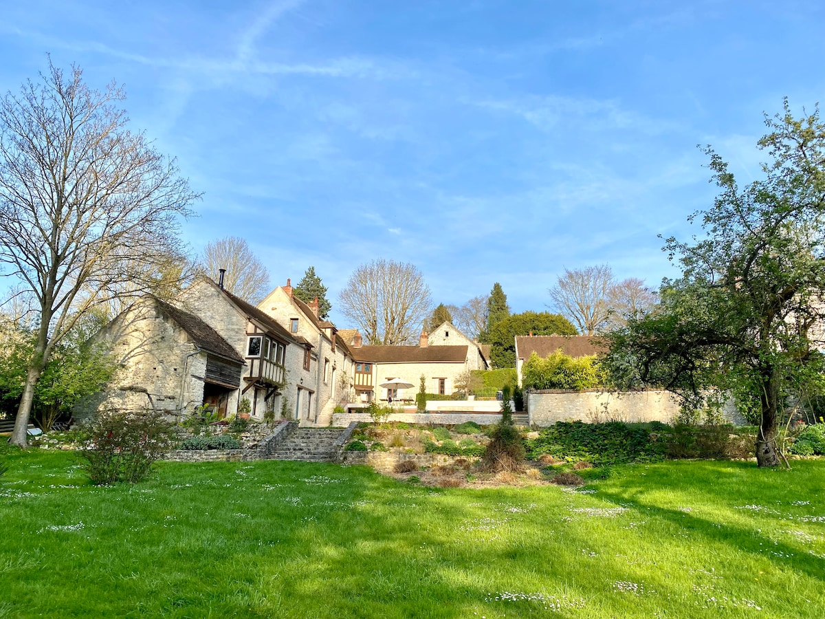 Belle maison avec piscine chauffée proche Houdan