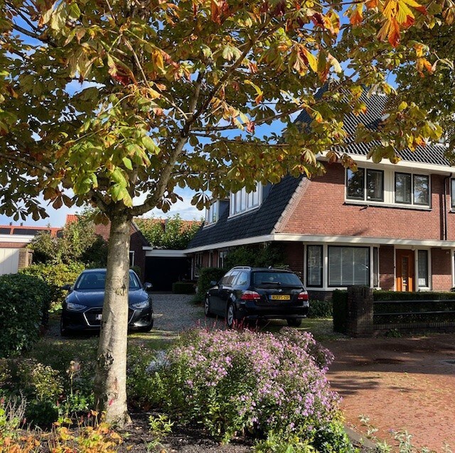 House with garden in Amsterdam Lake District.