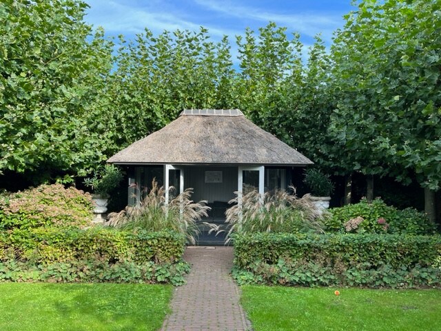 House with garden in Amsterdam Lake District.