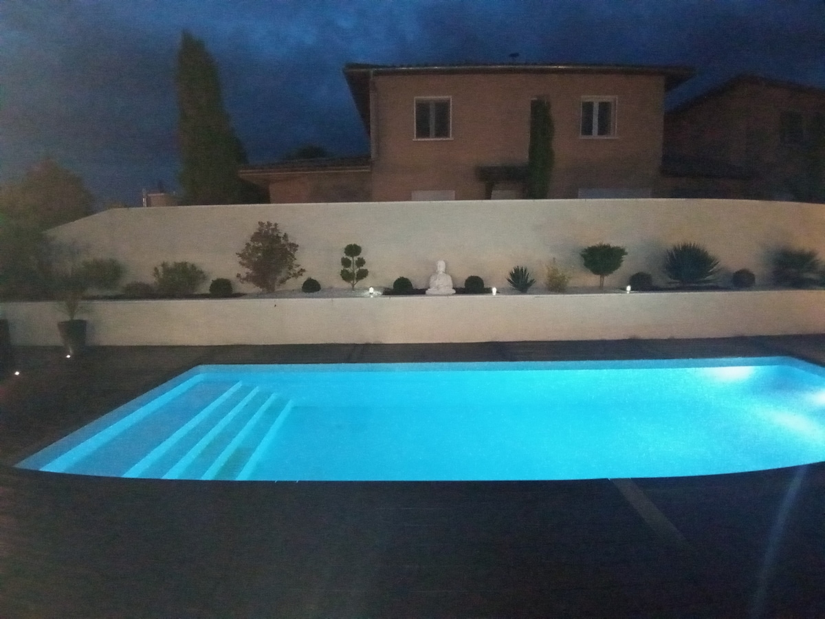 Magnifique villa avec Piscine et Jaccuzi - Gleize