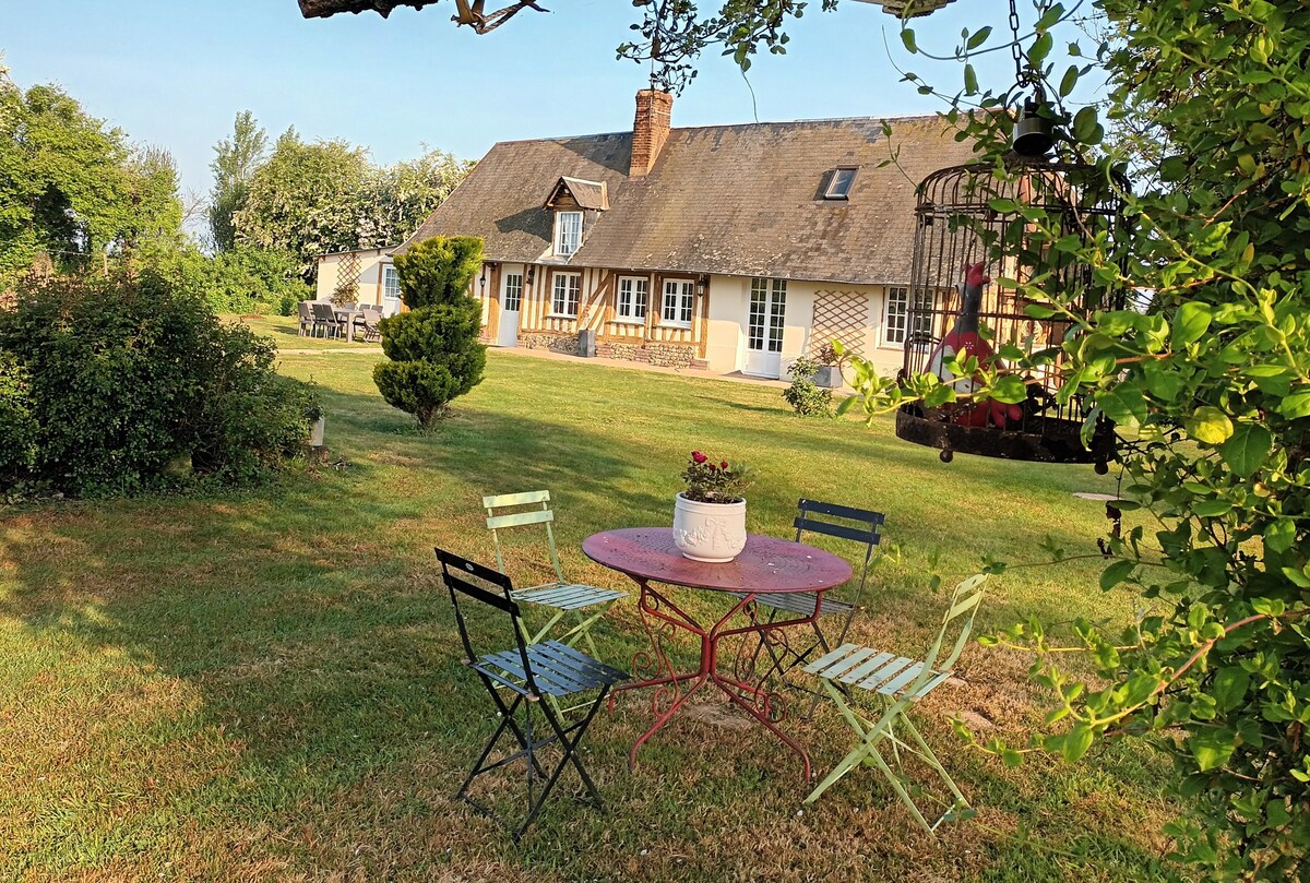 MAISON NORMANDE AVEC JARDIN