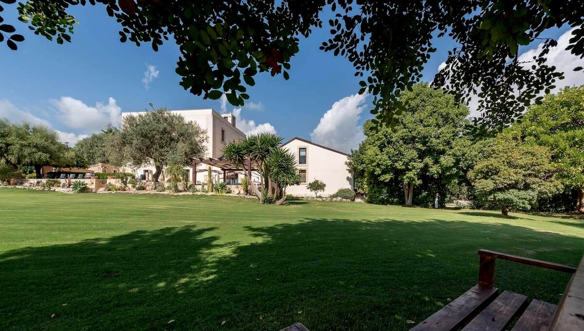 Torre Marabino: piscina e 7 camere con colazione