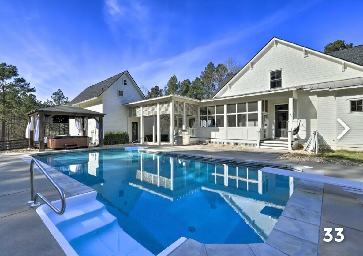 Luxury Farmhouse * Pool * Hot Tub* Fire Pit