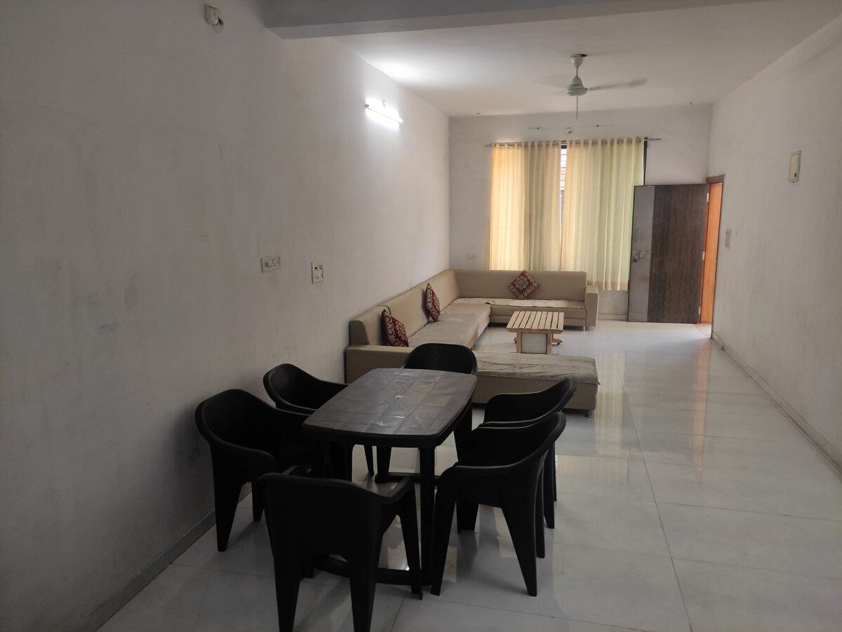 Spacious AC Room Available In a Villa for Rent