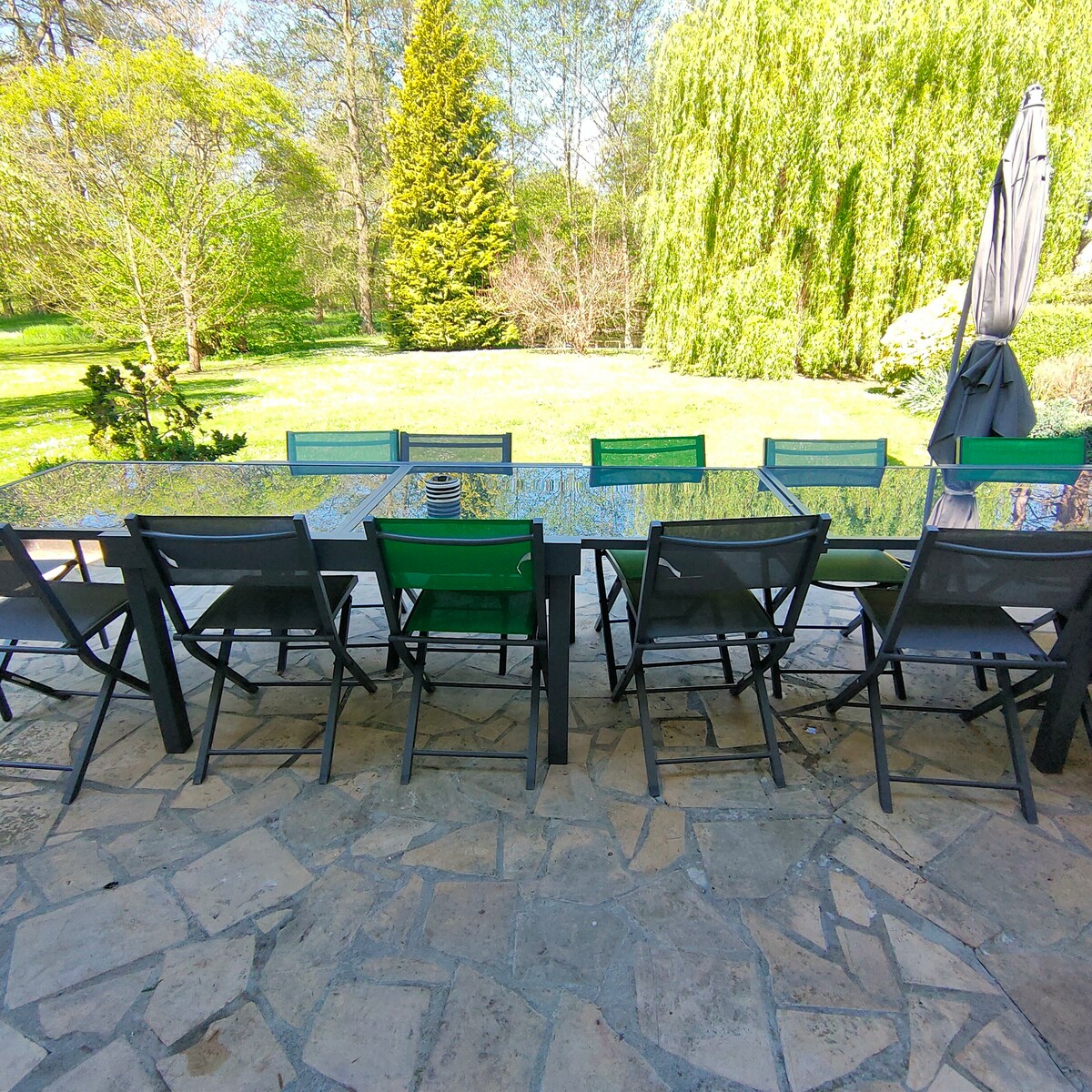 Grande maison avec terrasse, barbecue, parc fermé