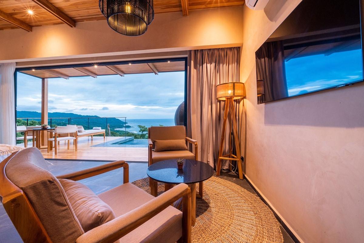 Luxury suites w/Pool and  ocean views 3(Laloon)