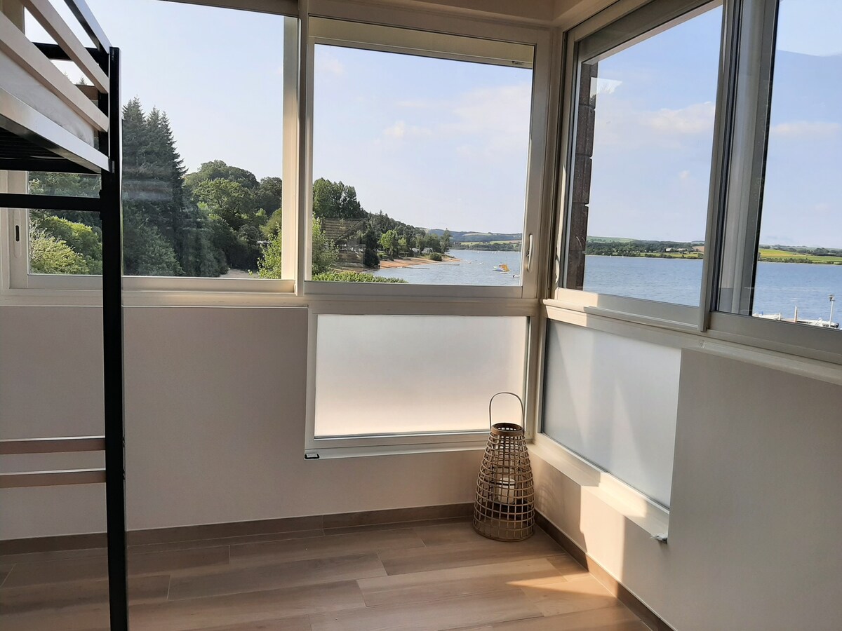 Appartement vue superbe sur le lac de Pareloup