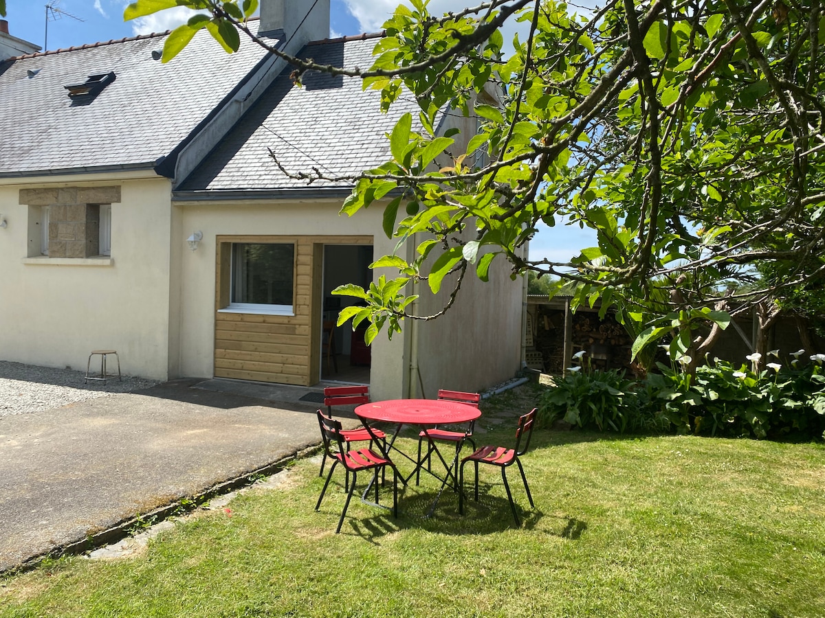 Studio lumineux avec extérieur et proche plage