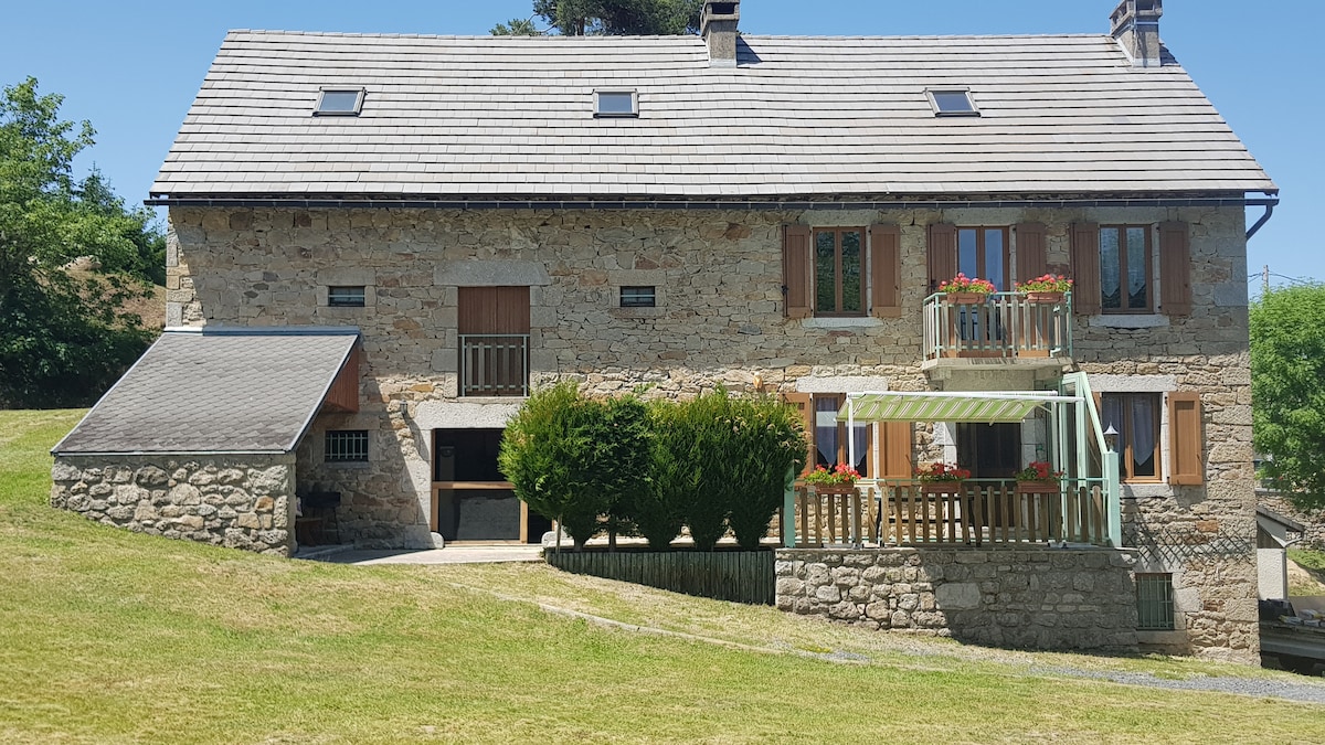 Maison proche A 75 aux portes de l'Aubrac 6 pers