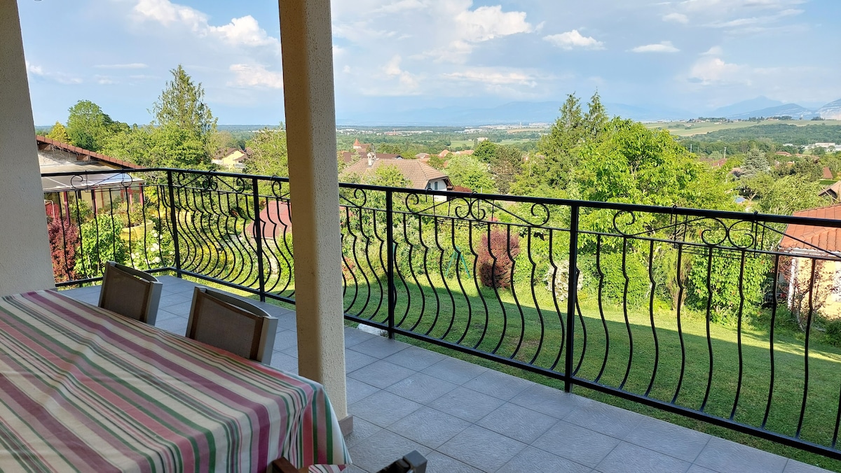 Maison vue Alpes et Jura près de Genève