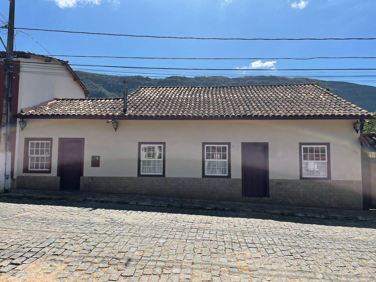 Casa muito confortável com vista para Serra