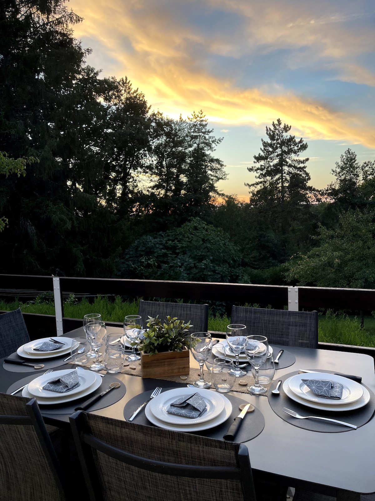 Belle villa avec un décor proche de la nature