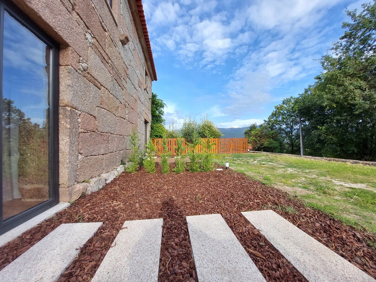 Master Suite com Terraço Privativo: Quinta da Roda