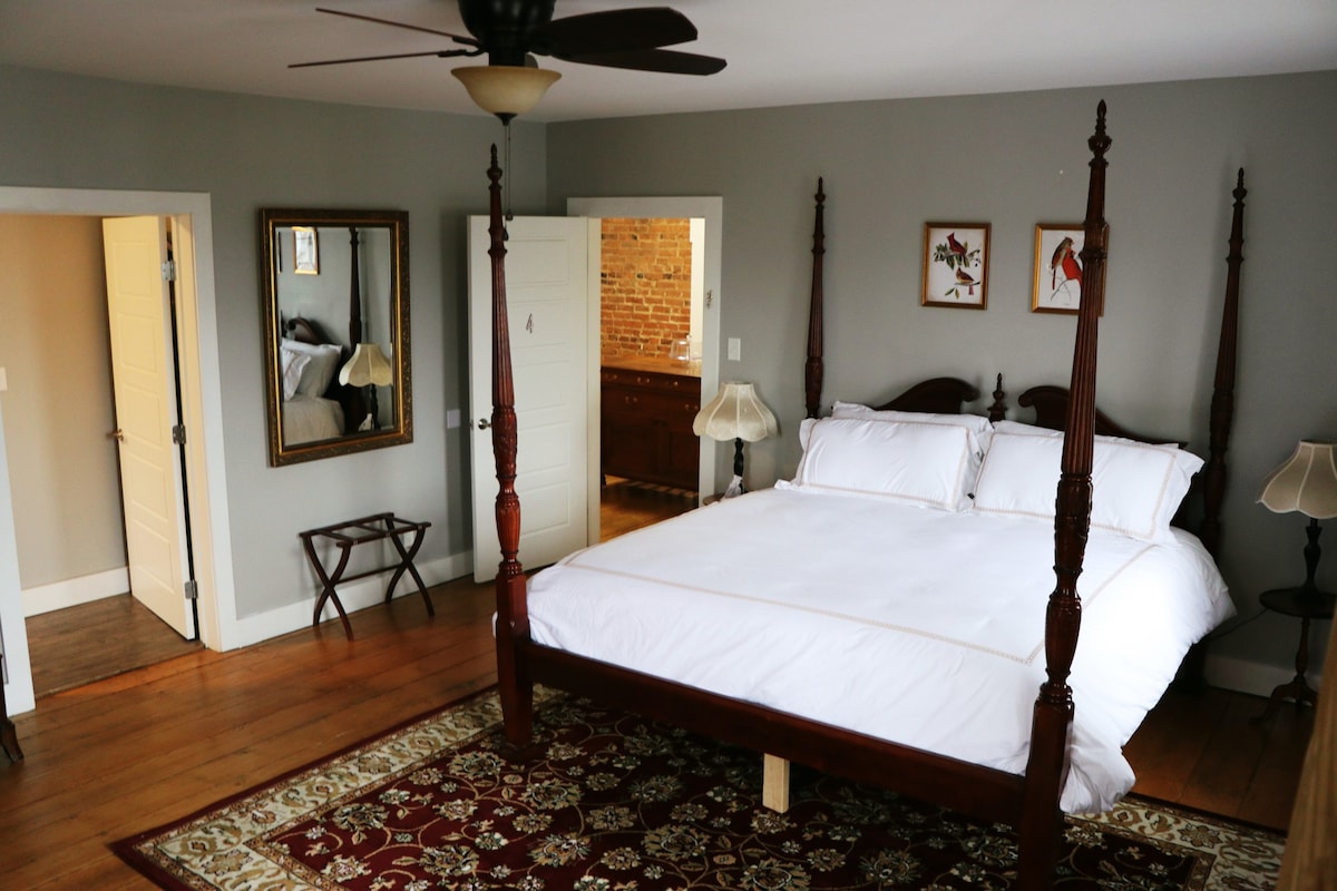 Stay in the Cardinal Suite at Hammel House Inn