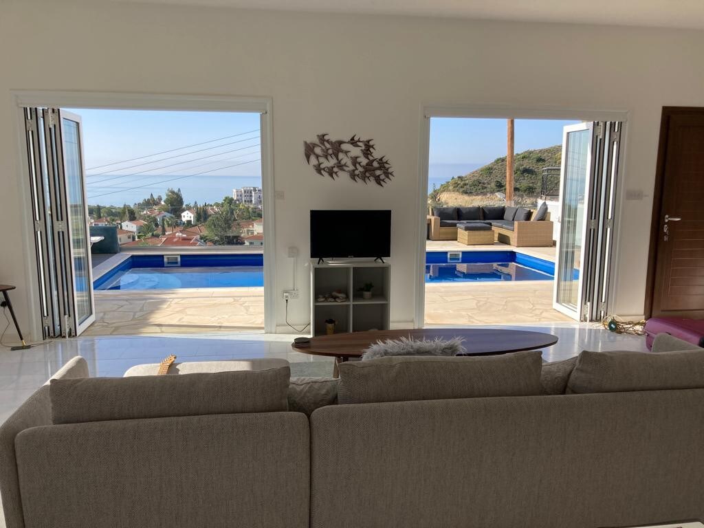 3 Bedroom Villa with pool and beautiful views