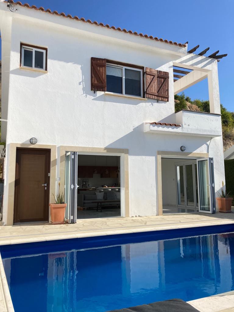 3 Bedroom Villa with pool and beautiful views