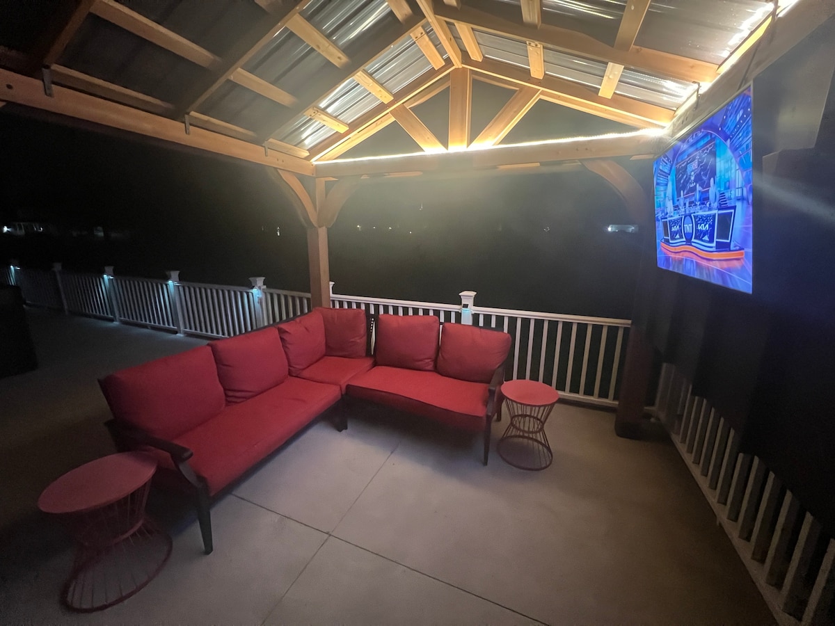 Hall of Fame Retreat; Full Home (4BR 4BA)+ Hot Tub