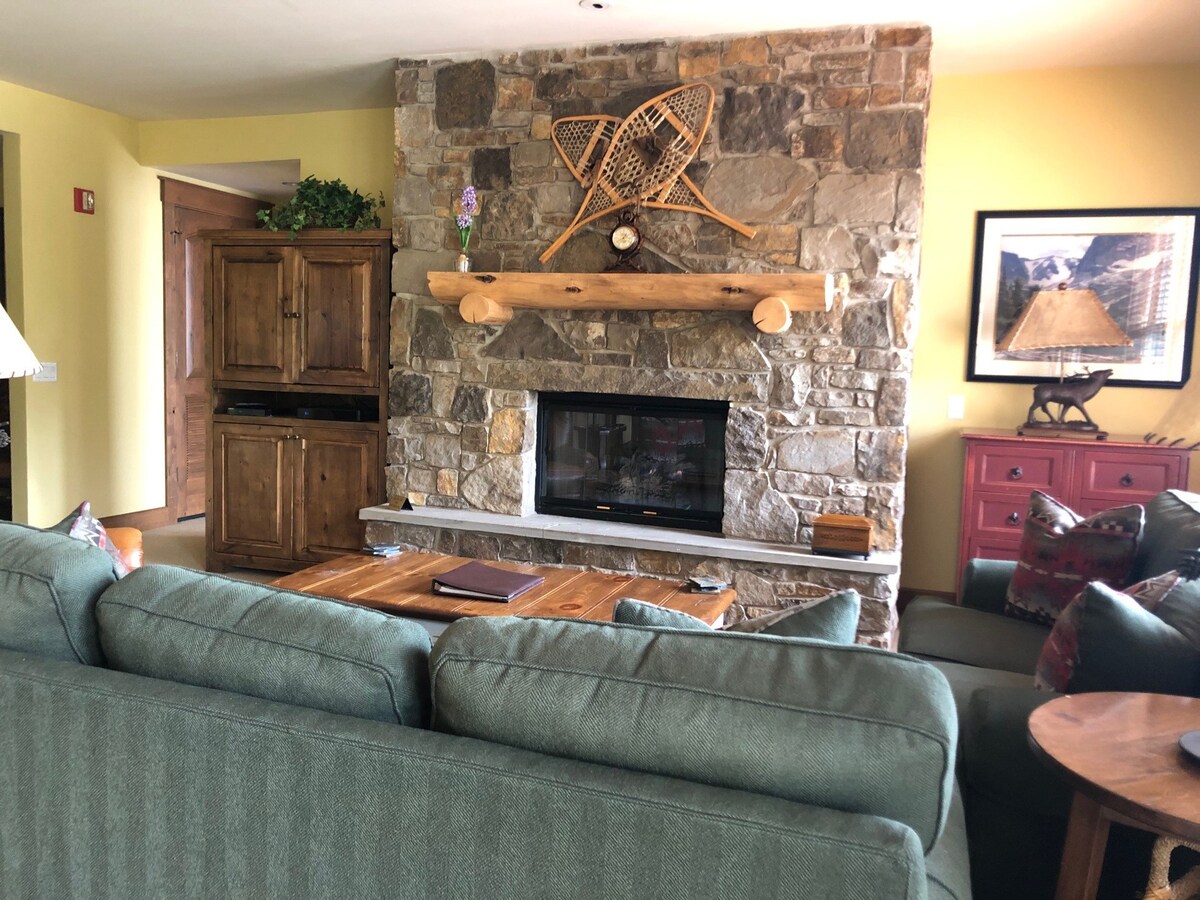 Luxurious Teton Village 2 Bed Condo w/ Free Golf!