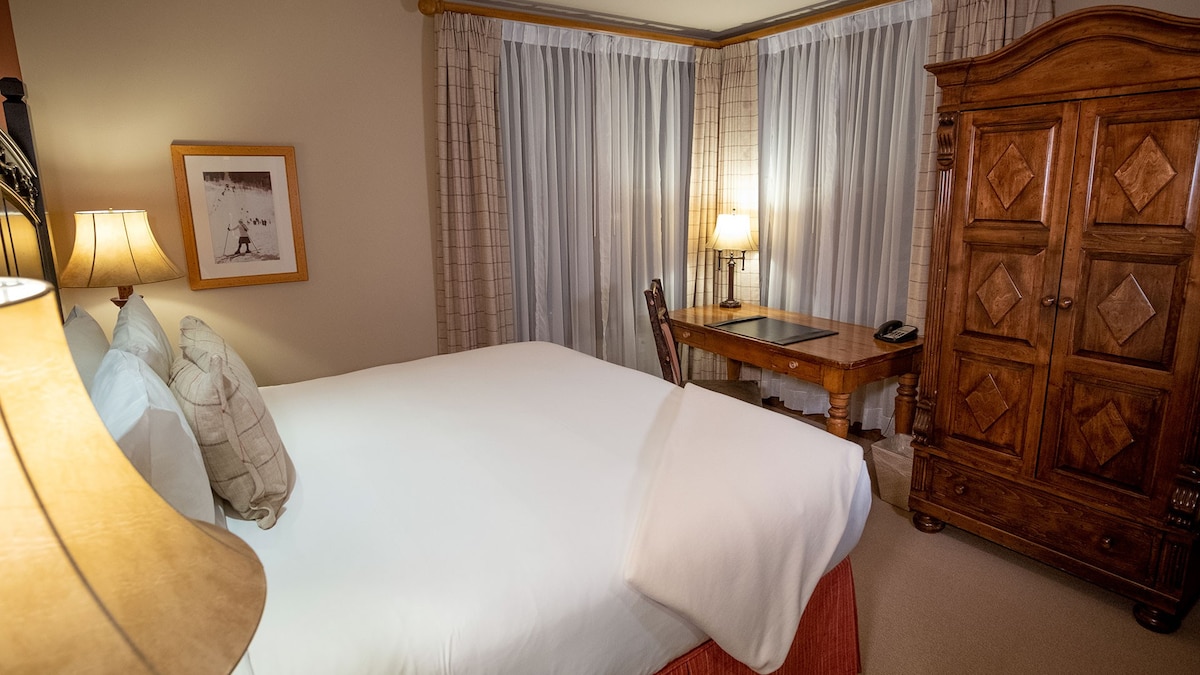 Luxurious Teton Village 2 Bed Condo w/ Free Golf!