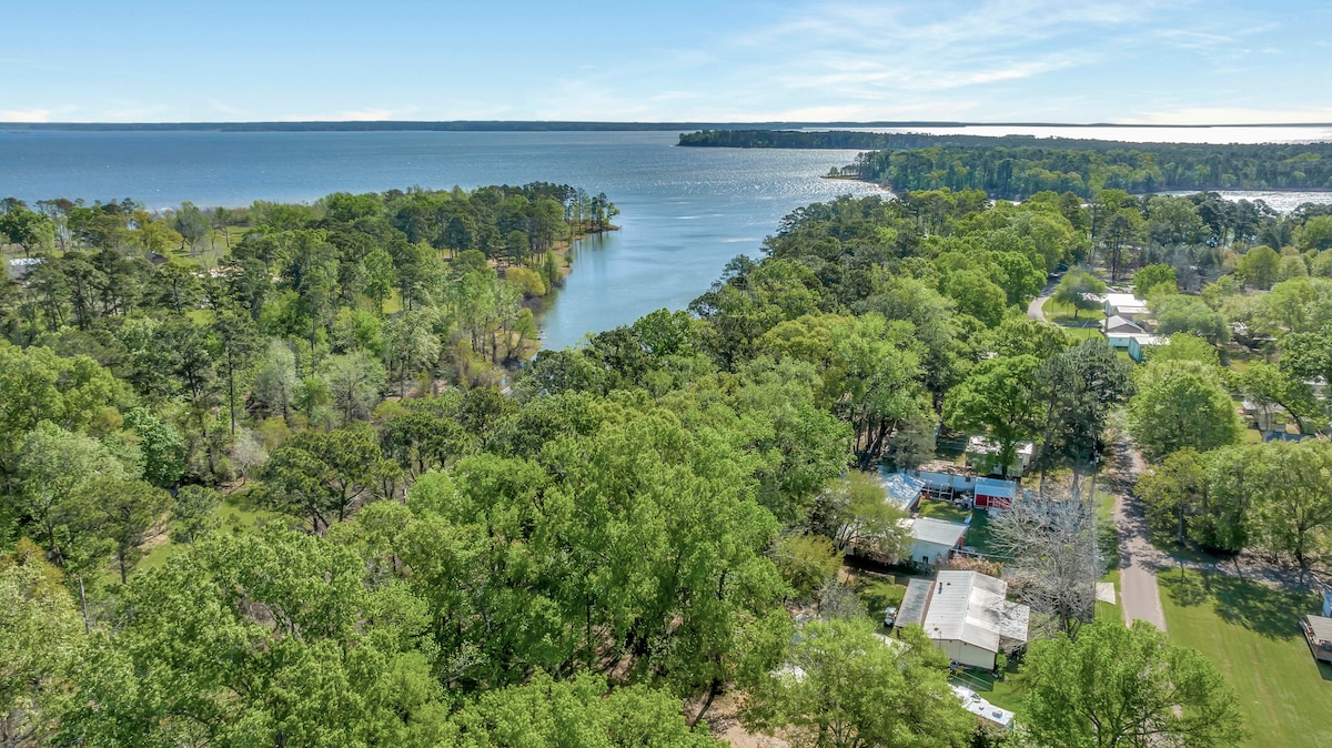 Kervins Lake House-Lake Sam Rayburn可供您使用！