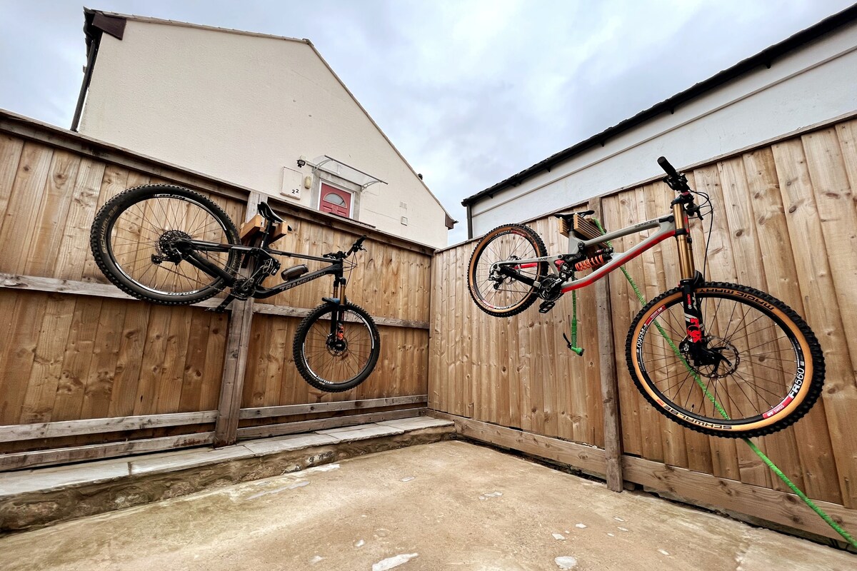 布雷肯之家|威尔士自行车公园|安全自行车棚