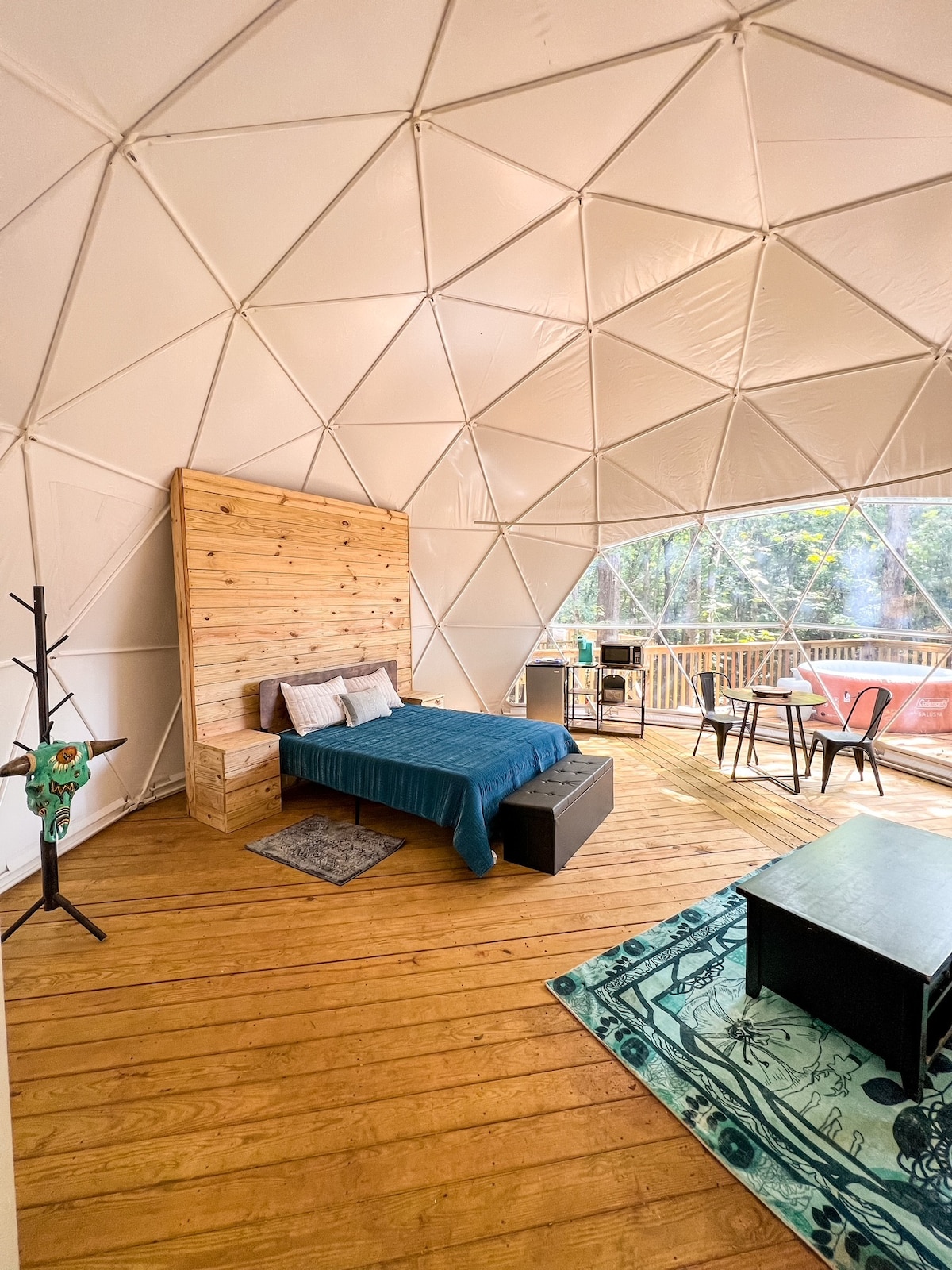 Glamping dome in the woods