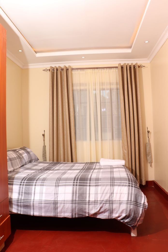 The Meru Manor is lovely 6 bedroom home in Meru.