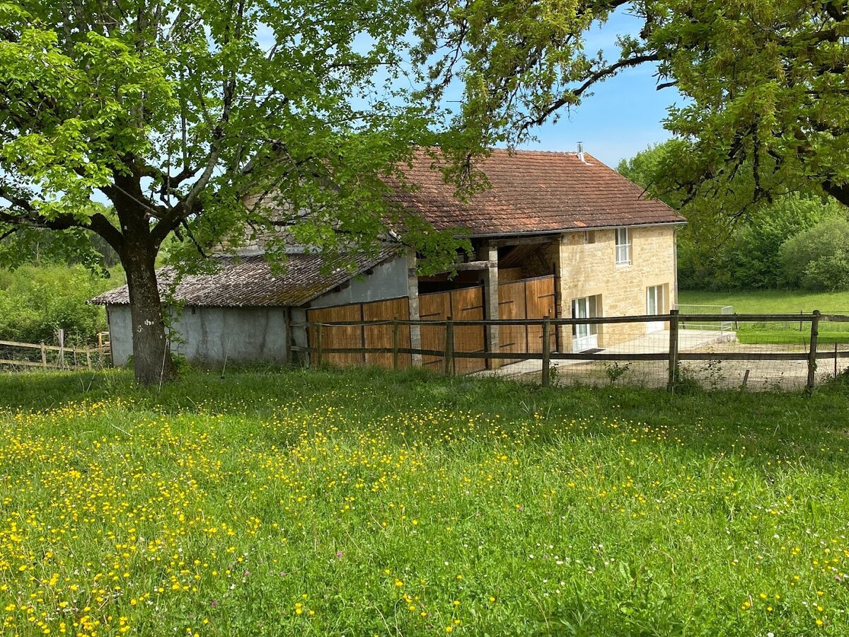 La Maison de la  DOLINE: Nature , Calme et Détente