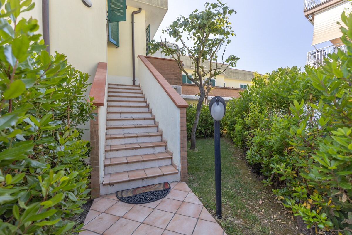 Giacinto: 1°piano con balcone e giardino