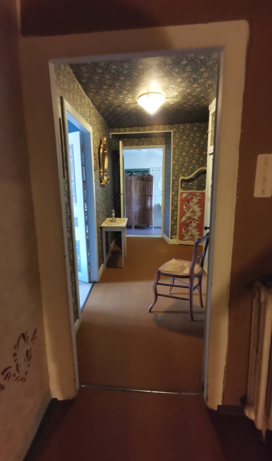 「La petite套房」入口、卧室和卫生间