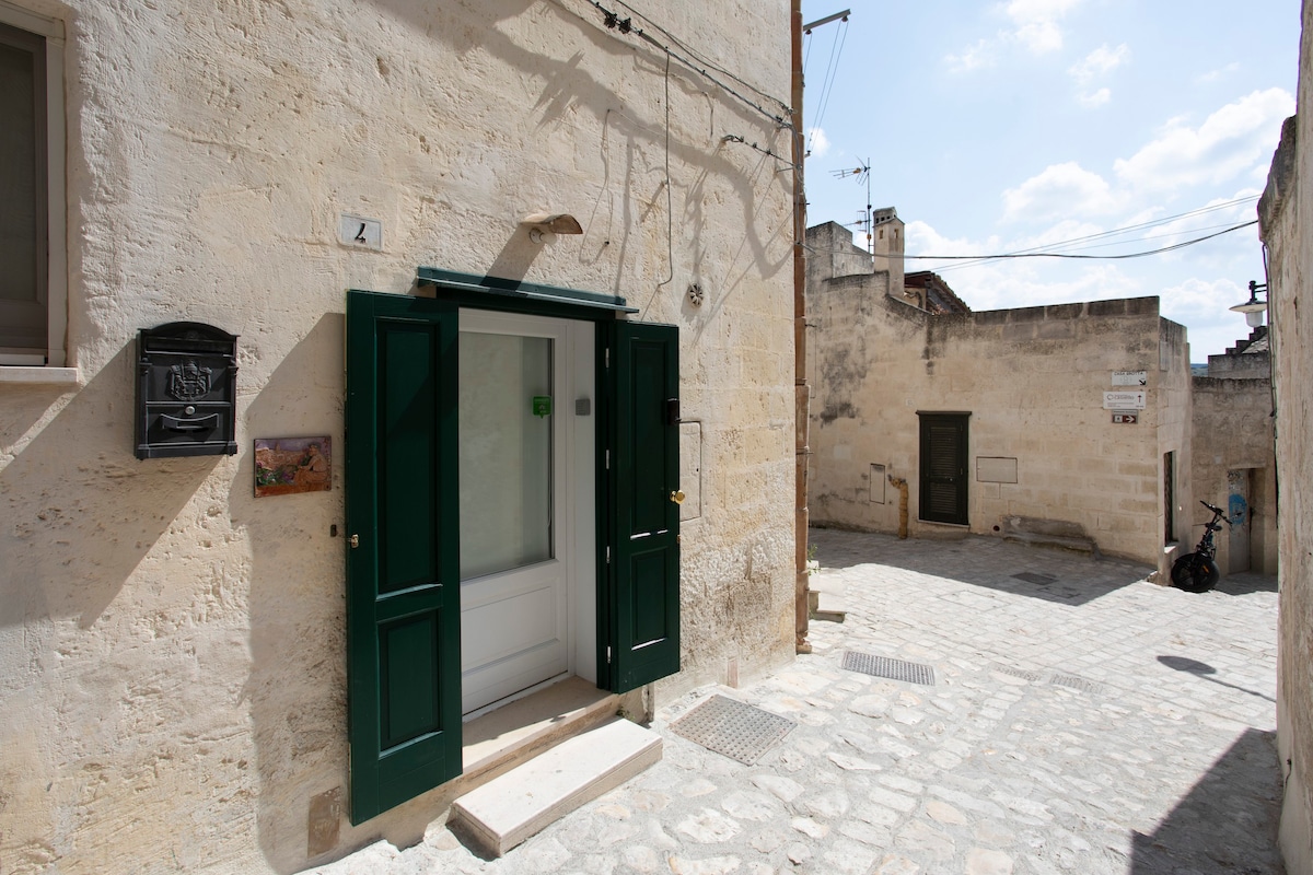 Lo Scorcio ， Old Sassi House ，迷人的景色