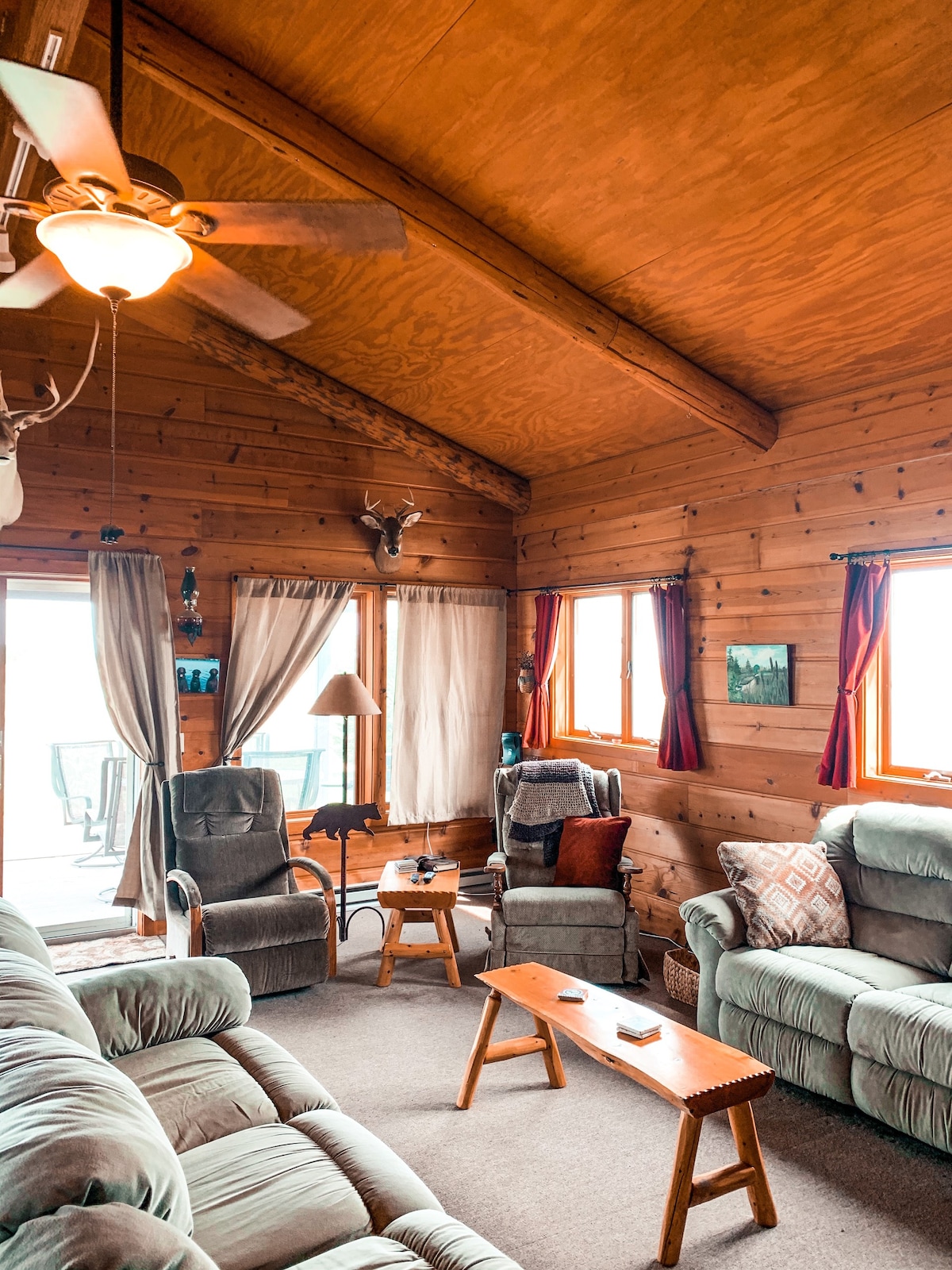 Cabin Retreat - Cozy 2 bedroom cottage