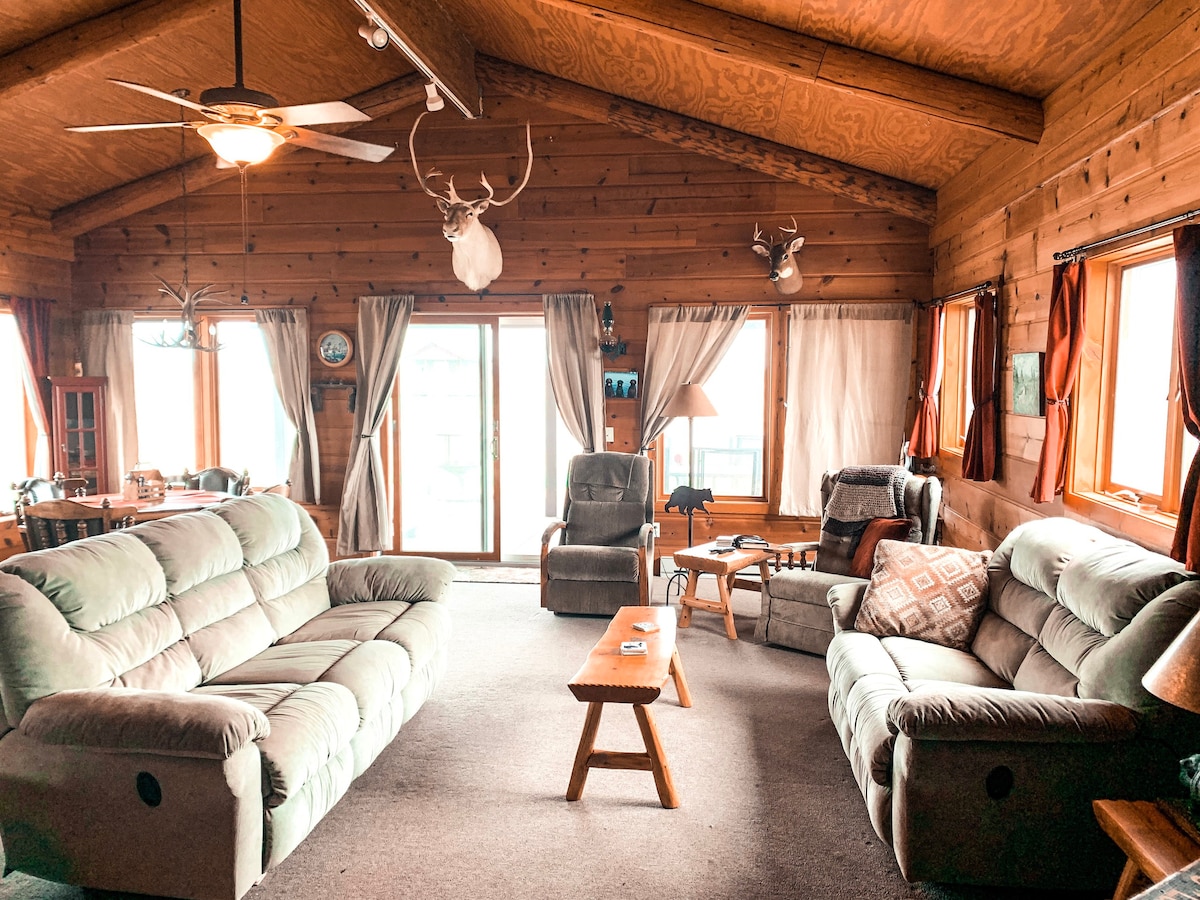 Cabin Retreat - Cozy 2 bedroom cottage