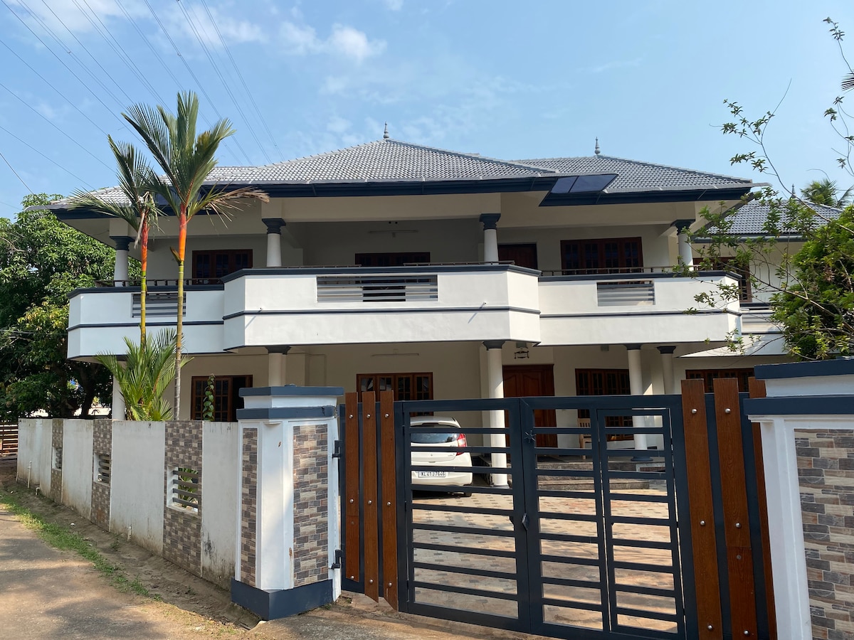 Beautiful, spacious, well located home in Aluva.