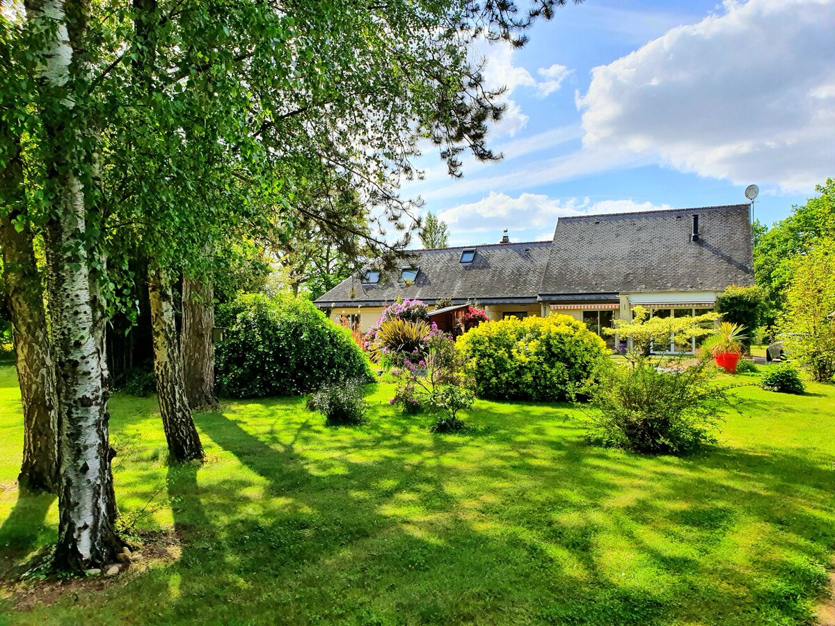 Maison chaleureuse avec piscine