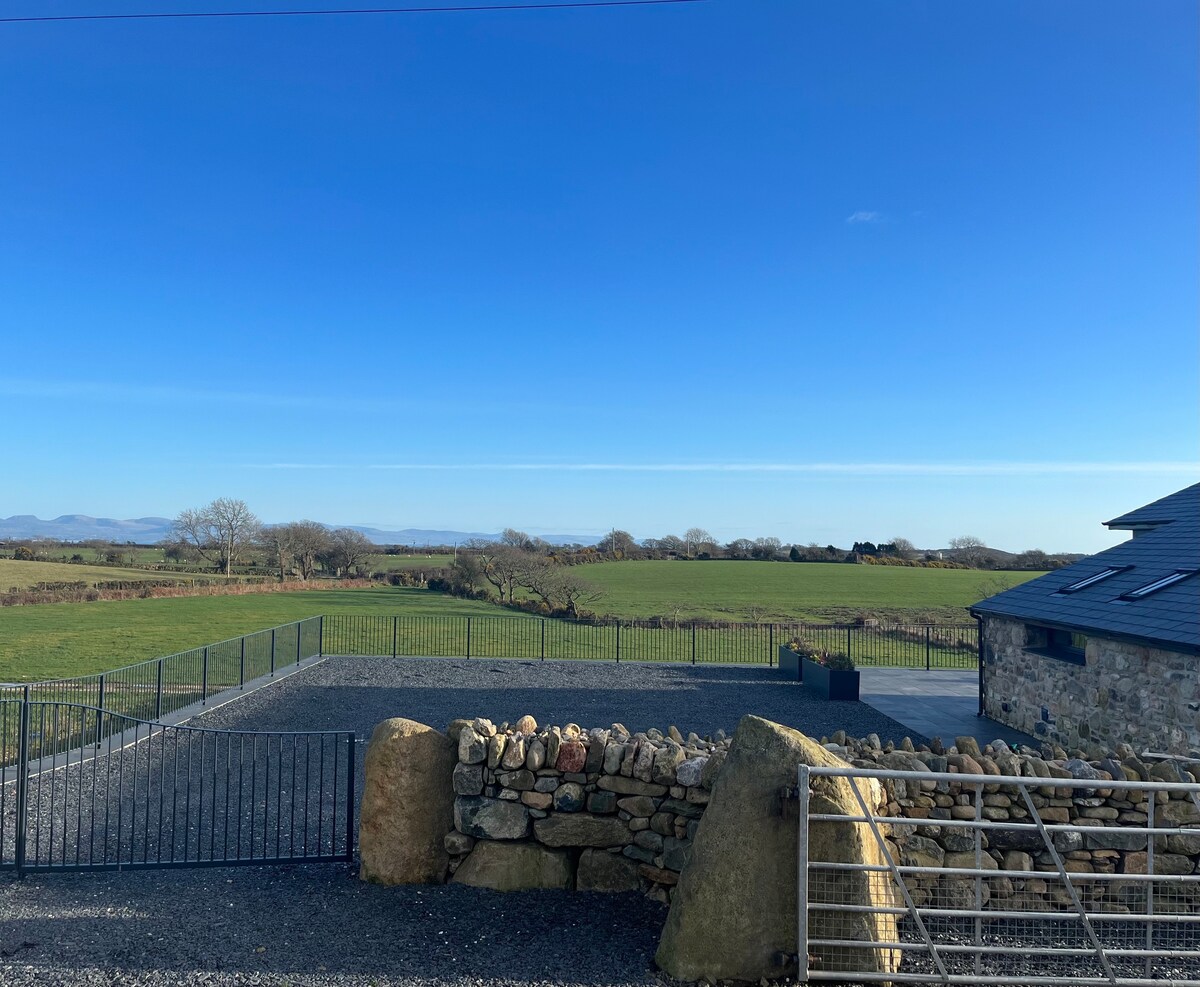 Elegant cottage on the Llŷn Peninsula (EV Charger)