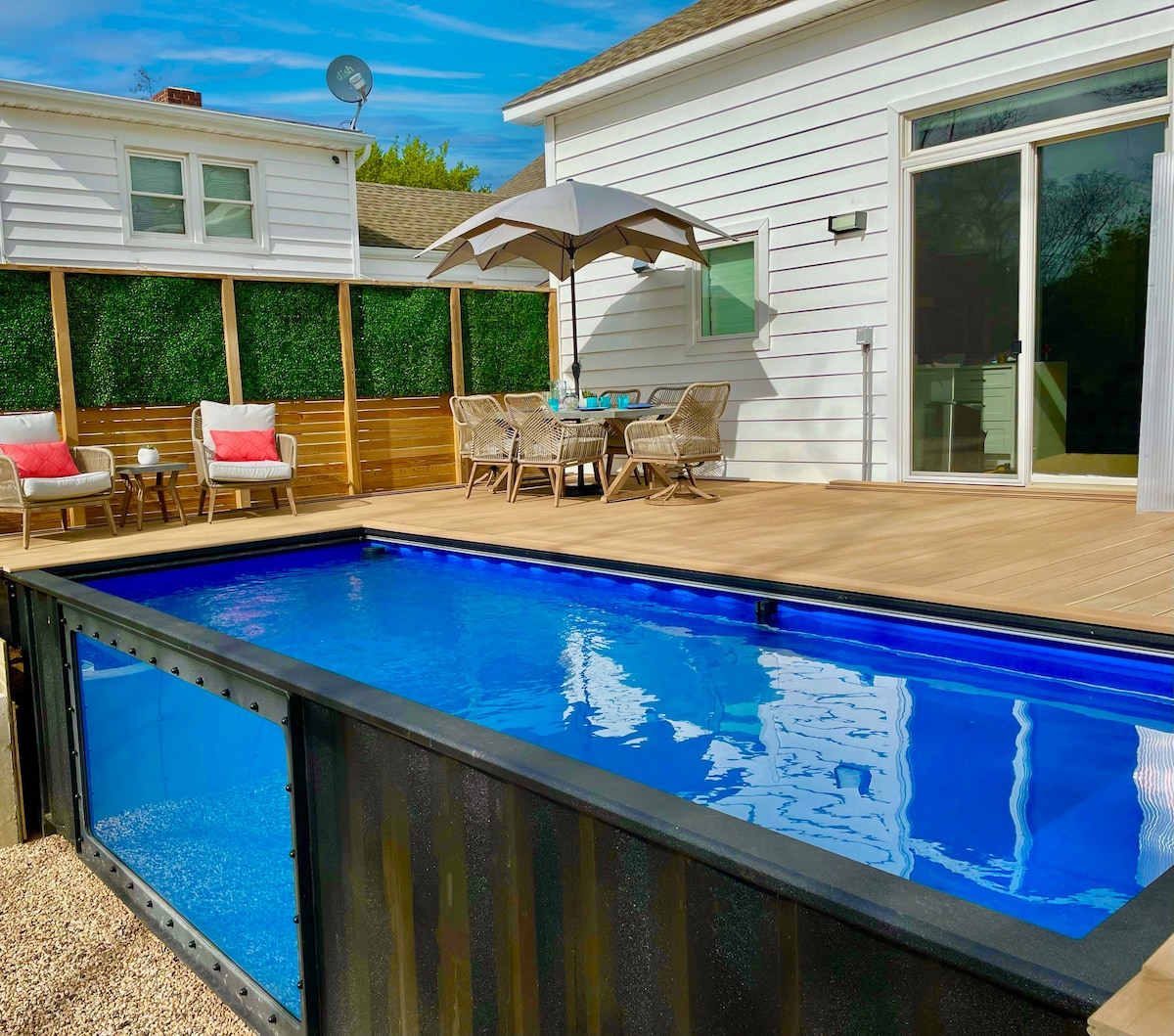 Year-Round Heated Pool Villa - 3 blocks from town