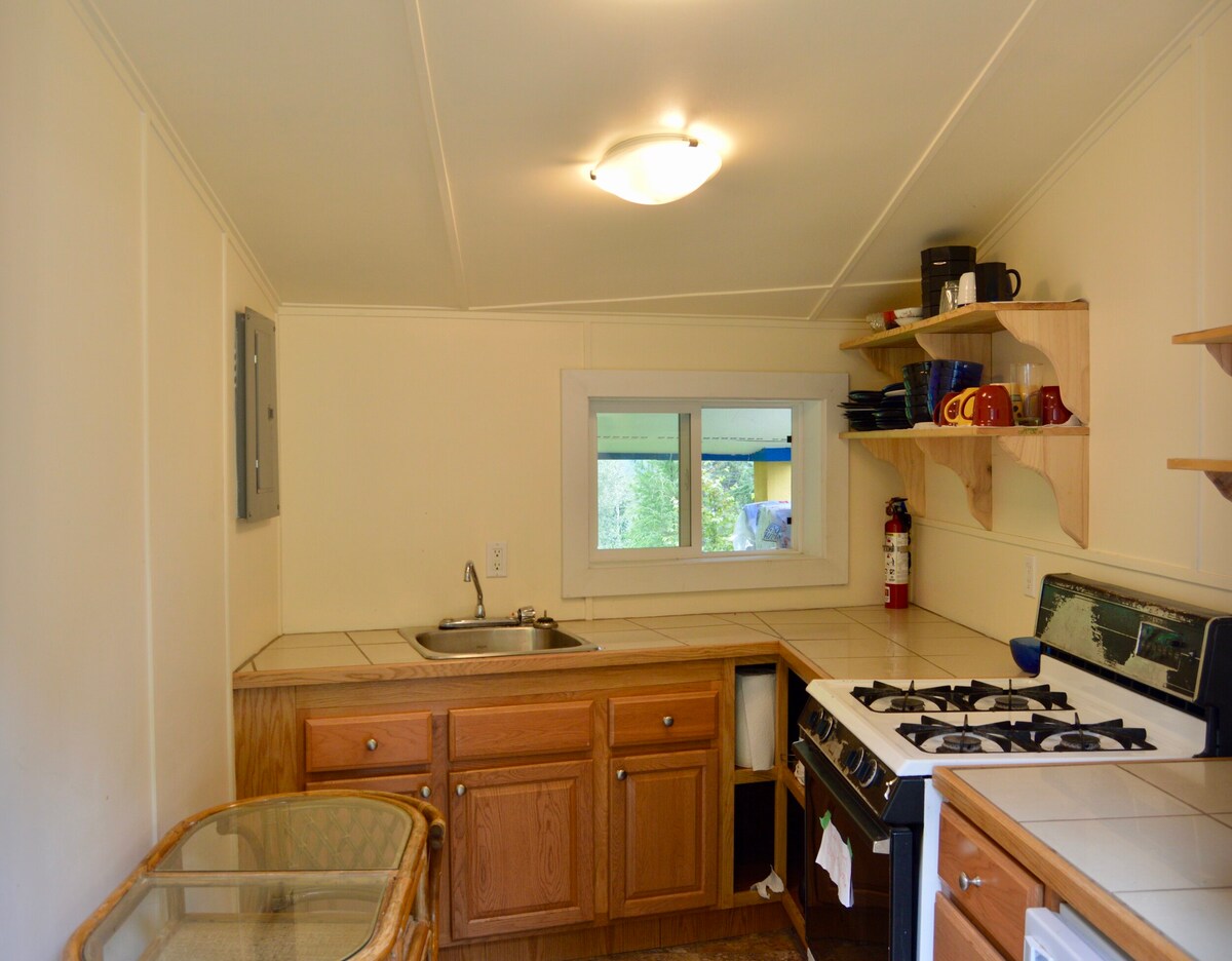 CabinRoom2NatureandFreshAirNelson民宿