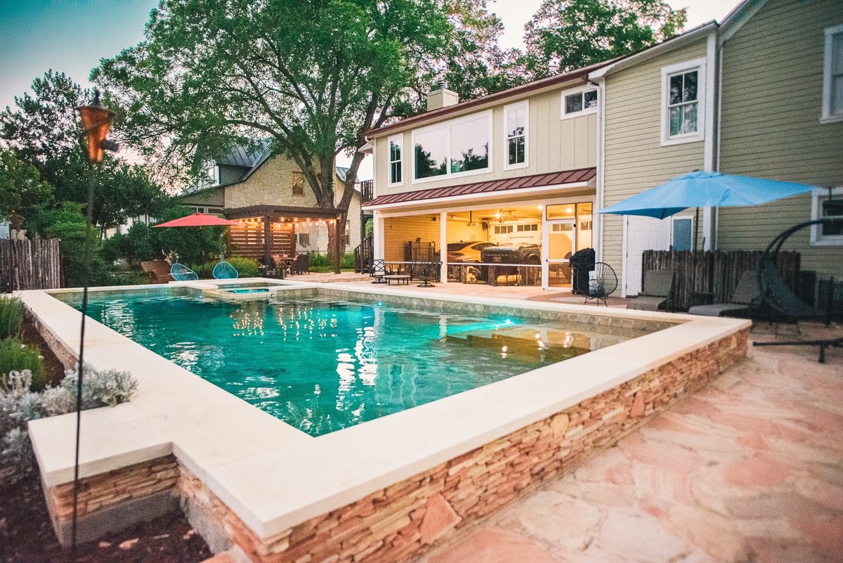 Bowie Manor- Large Historic Home w/ heated POOL