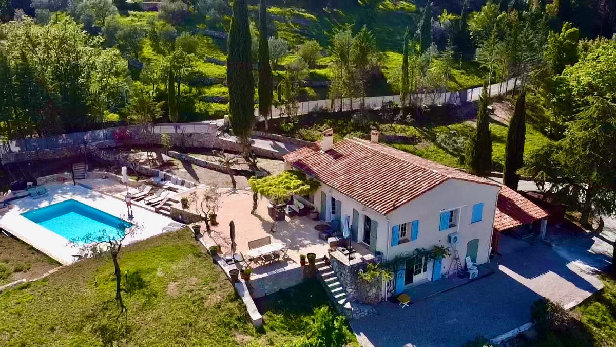 Amazing Villa  with panoramic view in Seillans.
