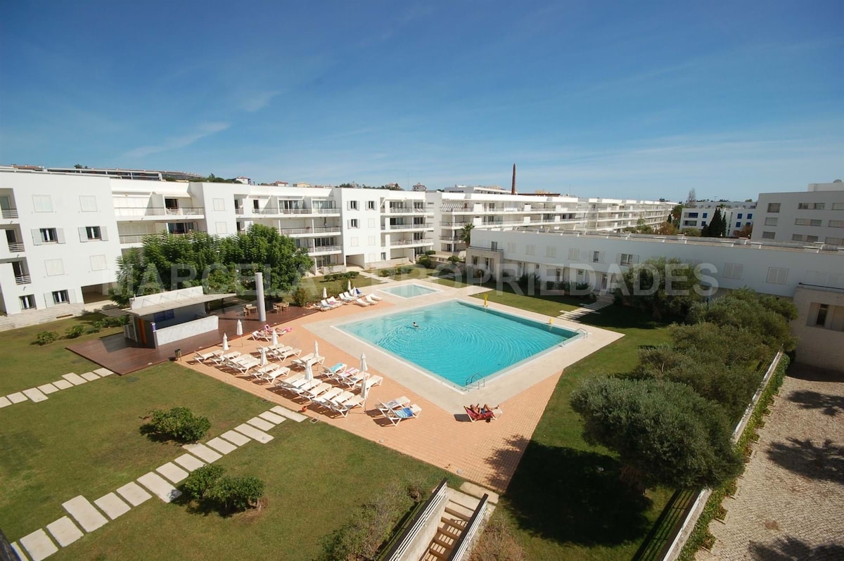 APARTAMENTO T2 COM PISCINA NA MARINA DE LAGOS