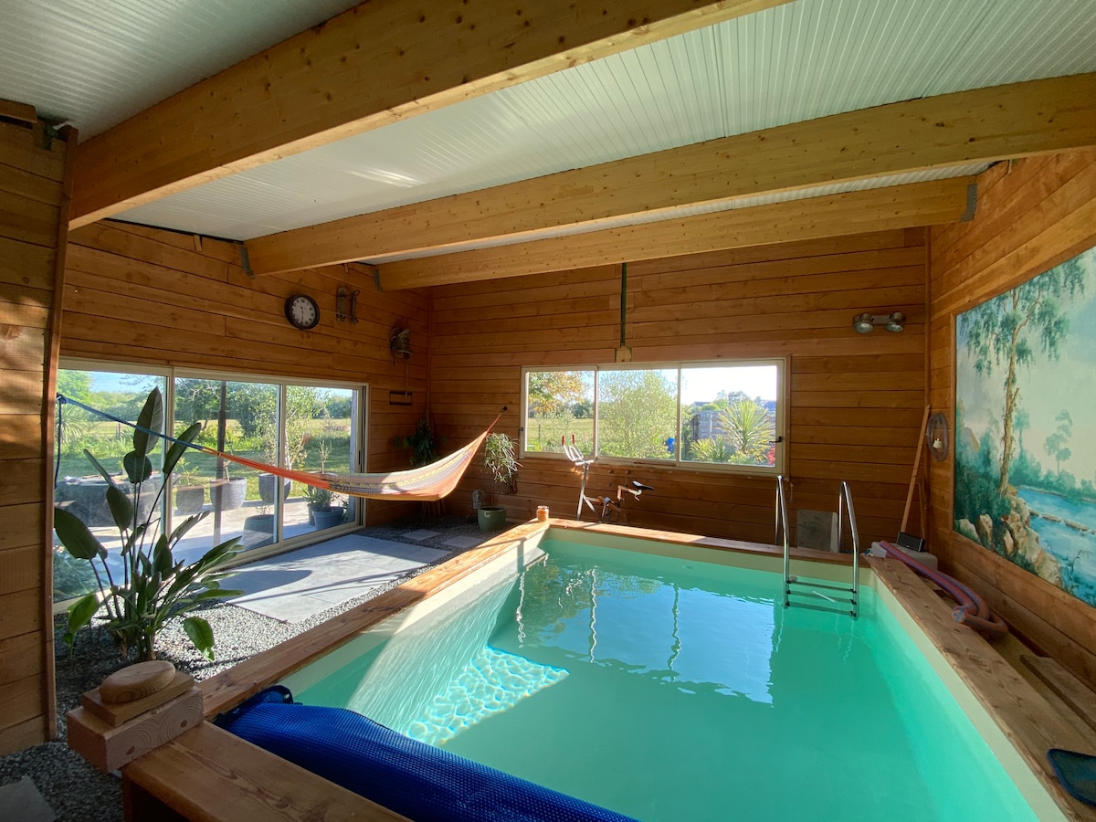 Maison avec piscine intérieure, sauna et billard