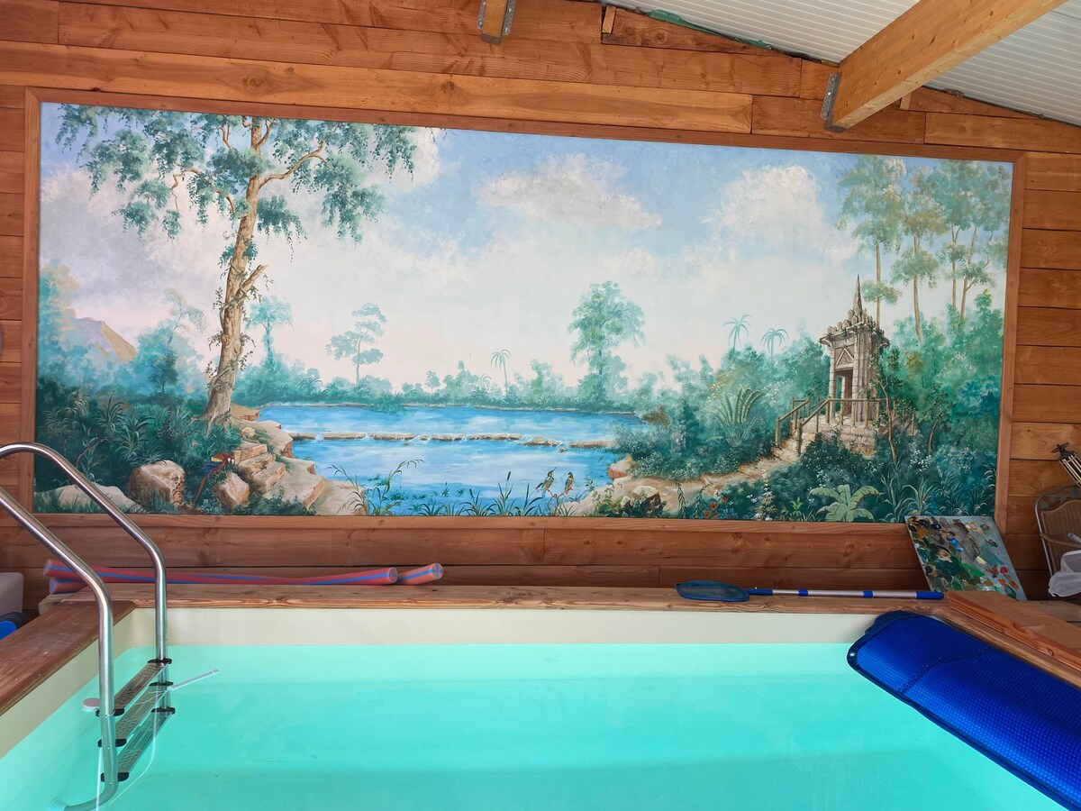 Maison avec piscine intérieure, sauna et billard